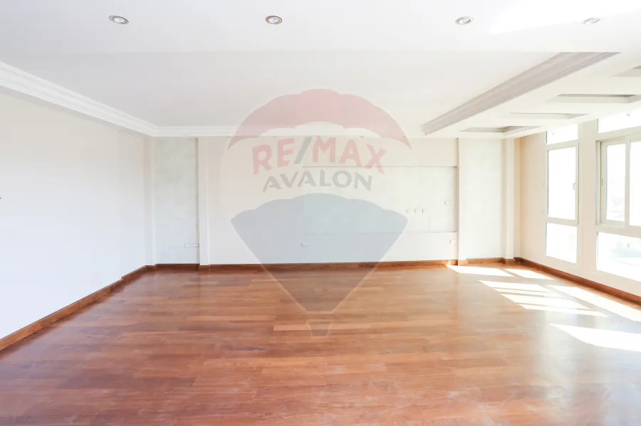 شقة للإيجار 250م سموحة (أبراج بيتك فى النادى - شارع النقل والهندسة)