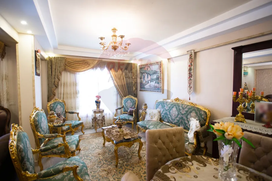 شقة دوبلكس للبيع 230م سبورتنج (خطوات من ش ابو قير)