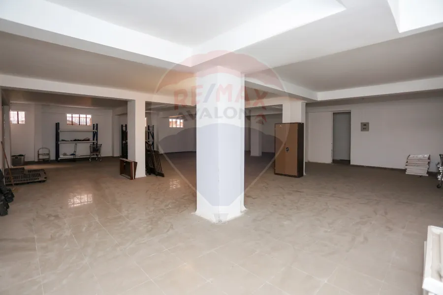 Administrative unit for rent 1,200 m ELMatar (Nozha Airport Road)