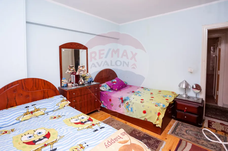 شقة للبيع 170 م محطه الرمل  (ش سعد زغلول)