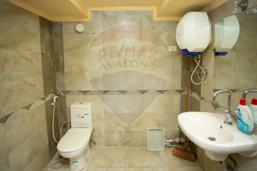 Commercial unit for rent 170 m Kafr Abdo (inside Sama Roushdy Mall)