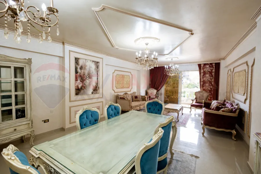 Apartment for sale 200 m Janaklis (steps from Abu Qir St.)