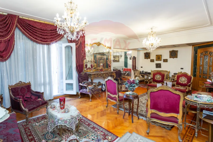 Penthouse apartment for sale 340 m Glim (Mostafa Fahmy St. - Steps from the sea)