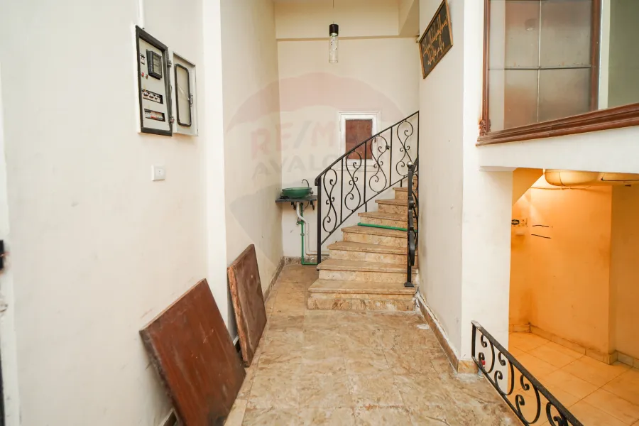 محل دوبلكس 50 م للايجار سموحة (ش توت عنخ آمون)