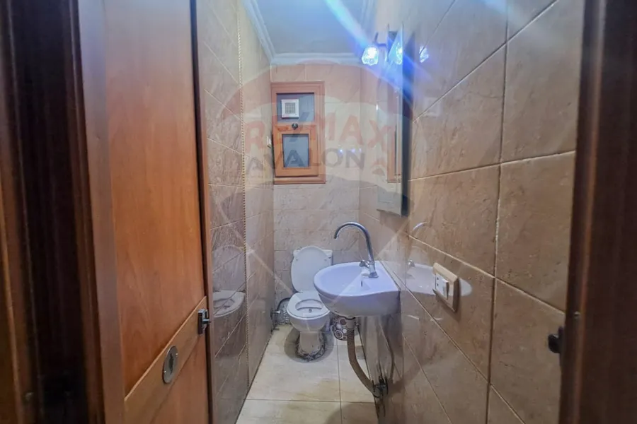 Administrative Center for sale 135 m Sidi Gaber (directly on the tram)