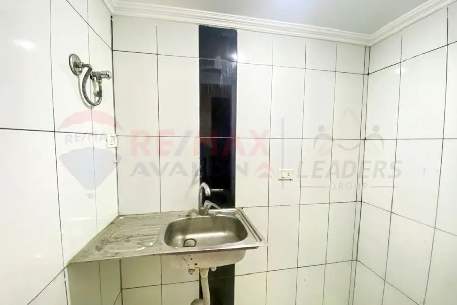 Licensed administrative headquarters for rent, 75 m Camp Caesar (directly on the tram)