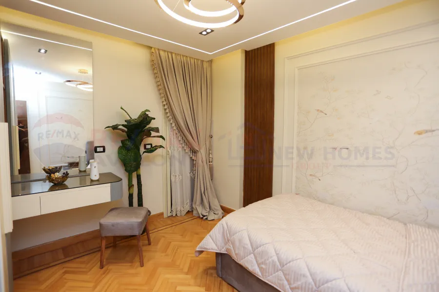 Apartment for sale 145 m Montazah (Royal Plaza Complex)