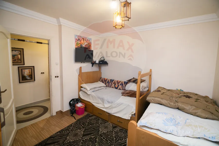 شقه للبيع 100 م كامب شيزار ( ثاني نمره من البحر )