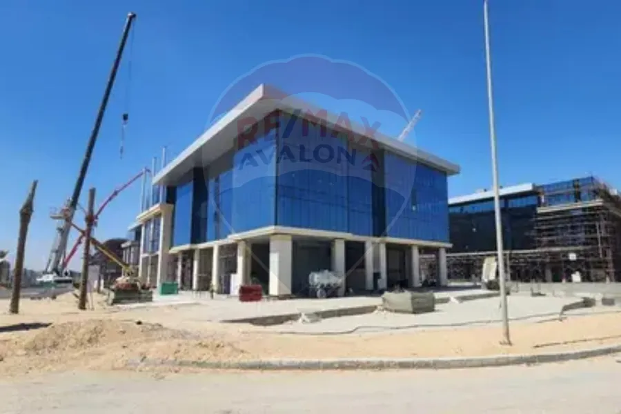 مقر اداري للبيع 69 م التجمع الخامس (جولدن جيت)