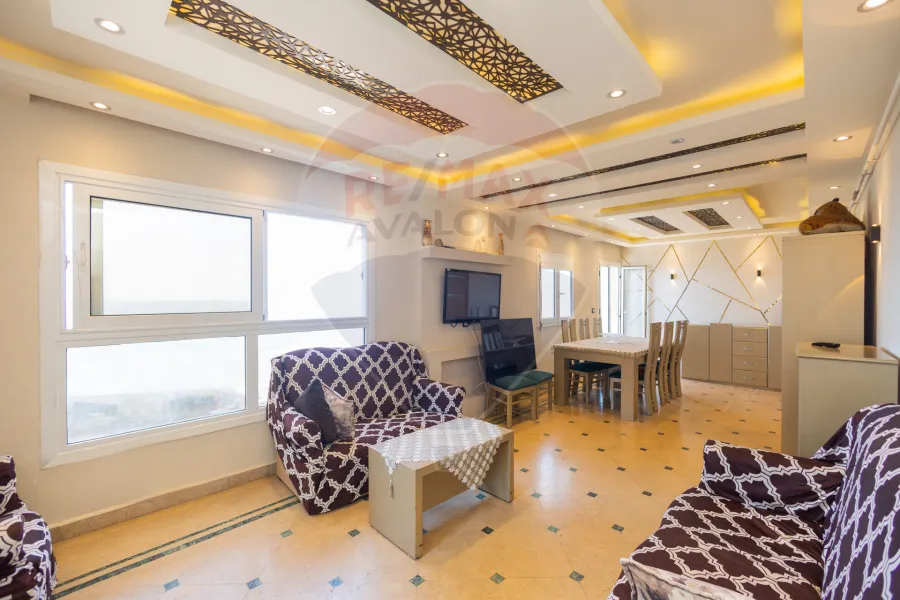 شقة للبيع 140 م المندرة (أمام كوبري 45 - على البحر مباشرة)