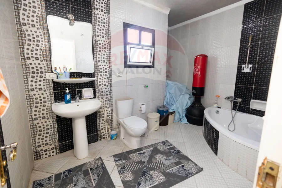 شقة للبيع 275 م ميامي (خطوات من نادي السيارات)