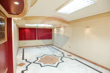 شقة إداري للإيجار 200 م سيدي بشر (أول نمرة من العيسوي)