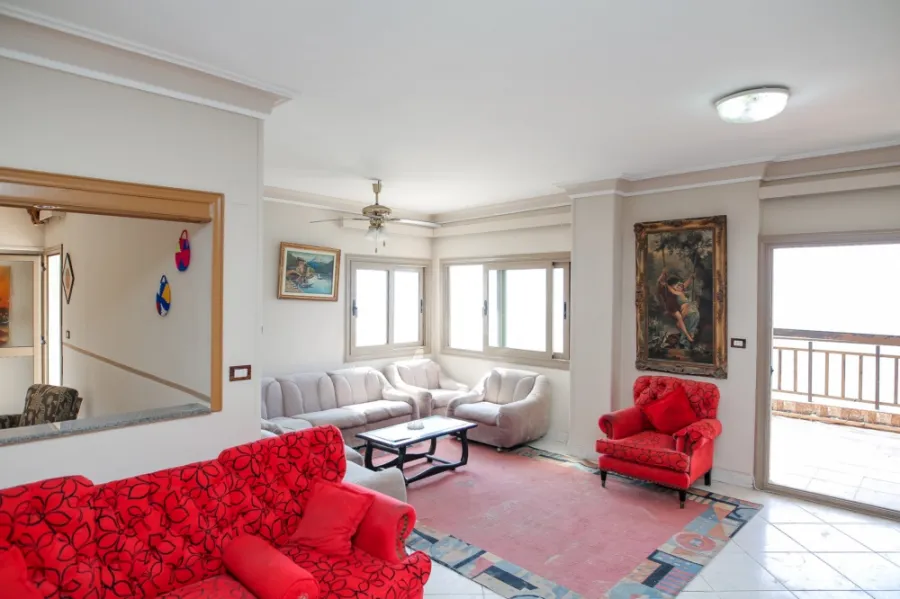 شقة للبيع 200م المندرة - على البحر مباشرة