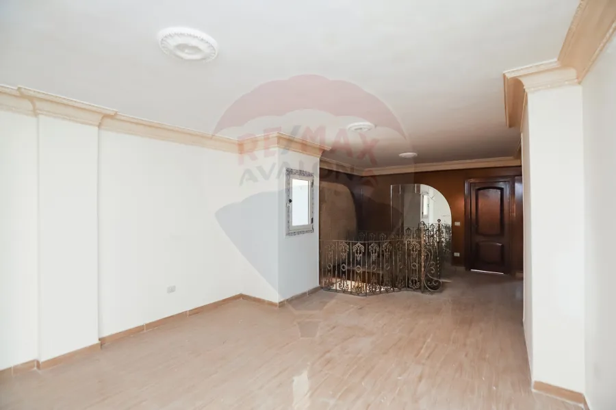 شقه دوبلكس للبيع او الإيجار 425 م لوران (متفرع من الاقبال)