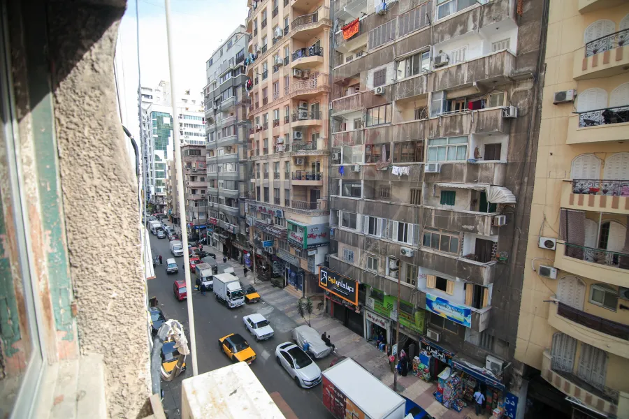 شقه إداري للايجار 85 م سيدي جابر ( خلف محطة سيدي جابر