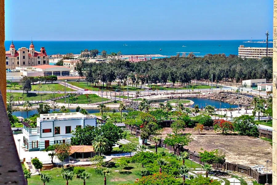 شقة للبيع 165 م المنتزة (ابراج رويال بلازا)