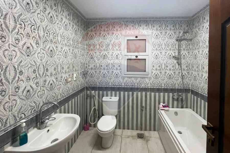 شقة للايجار 115 م سموحة (ش اديمون فريمون)