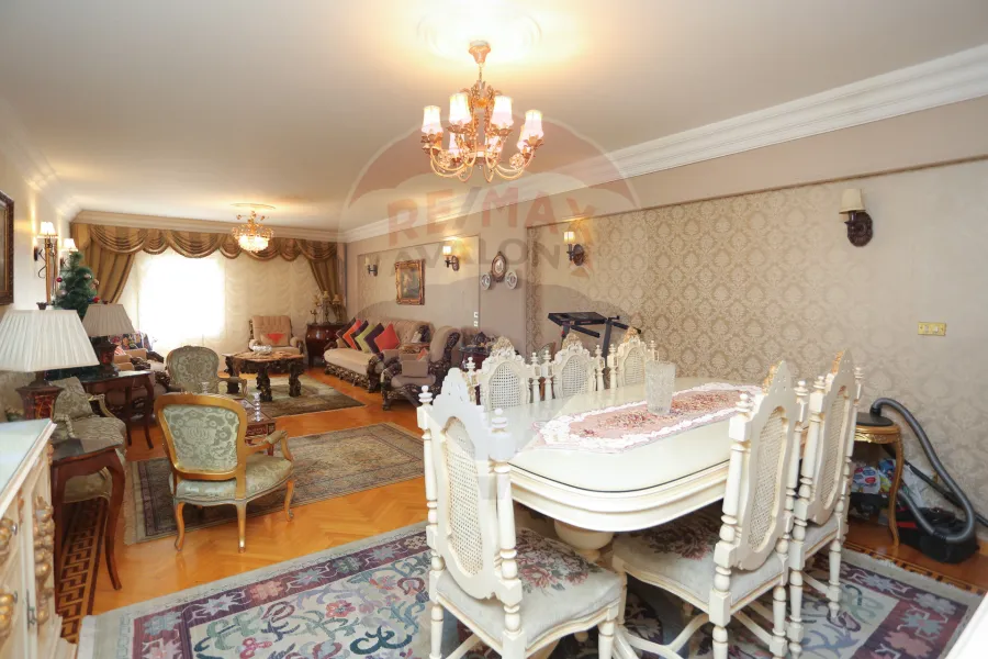 شقة للإيجار المفروش 175م  زيزنيا (خطوات من شارع ابوقير - عمارة براند)