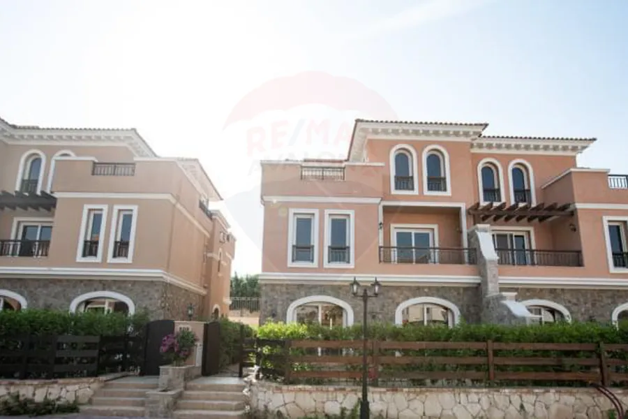 فيلا توين هاوس  للبيع  258 م  الكينج ماريوت (كمباوند جيوار )