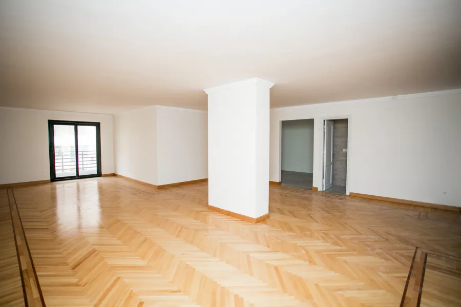 شقة للبيع 223م لوران - على الترام مباشرة