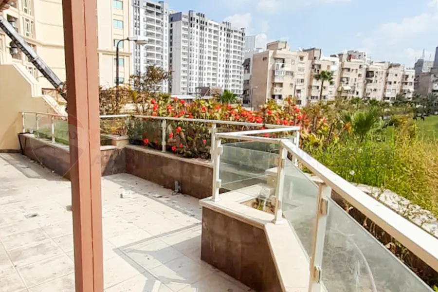 مقر اداري للايجار 345 م سموحة (ش النقل والهندسة)