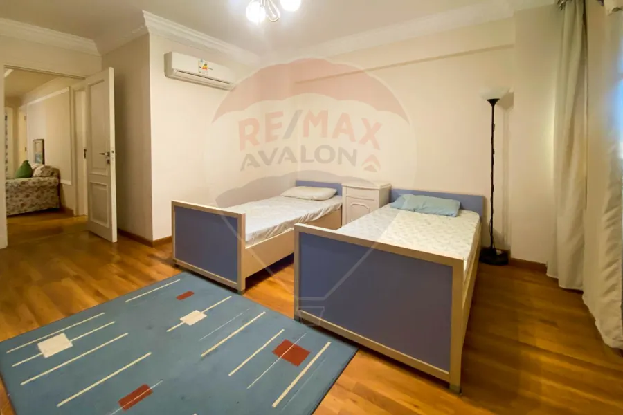 شقة للايجار المفروش 265 م سموحة (ش بهاء الدين الغتوري)