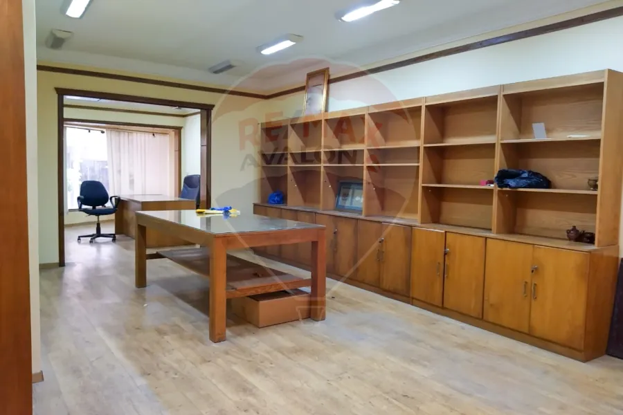 مقر اداري للايجار 65 م سموحة (متفرع من ش فوزي معاذ)