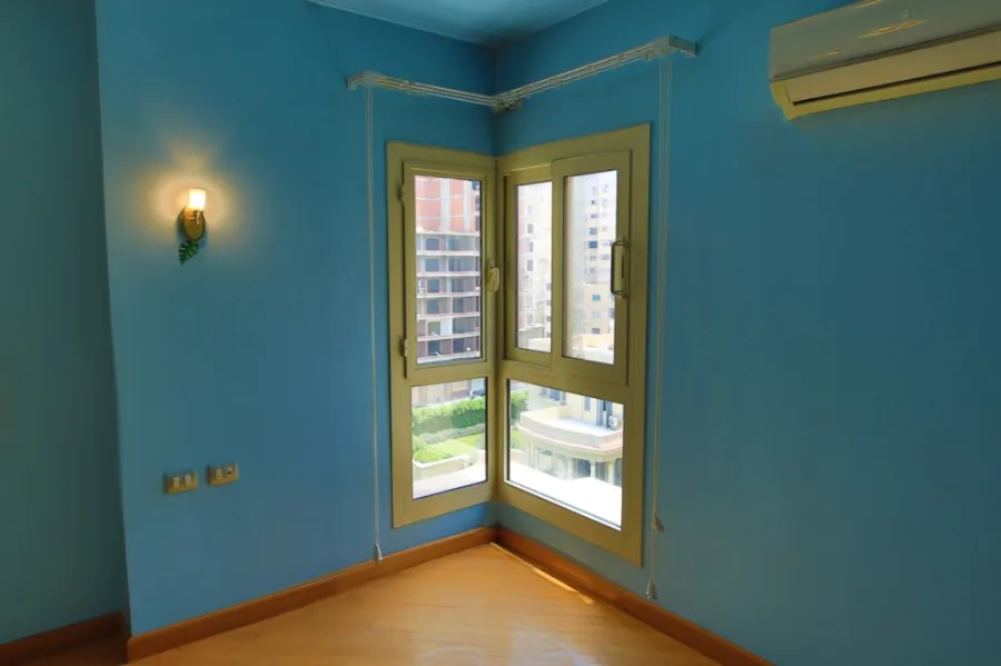 Apartment for sale 480m Laurent - Korneish Road