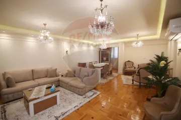 شقة للبيع 185 م سموحة (متفرع من ش فوزي معاذ)