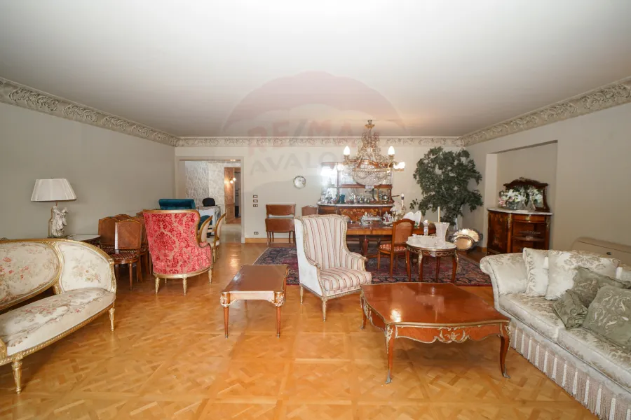 شقة للبيع 270 م سموحة (ش ألبرت الأول)