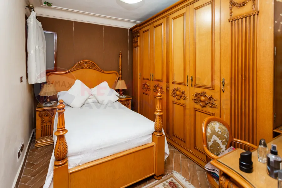 شقة للبيع 135 م سبورتنج (ش محمود الطوربيني)