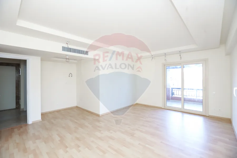 standalon Villa for Sale 418 m King Marriott (jiwar Compound)