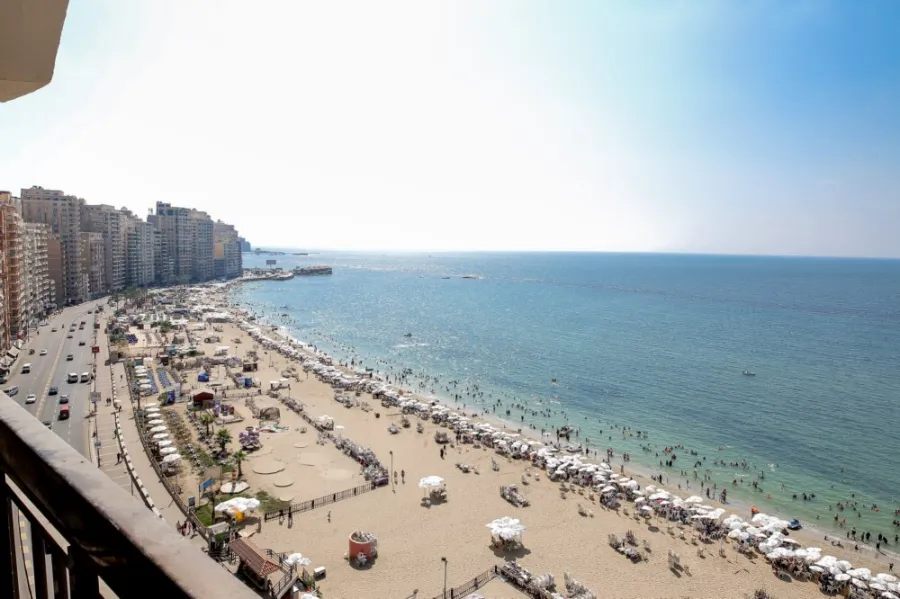 شقة للبيع 200م المندرة - على البحر مباشرة