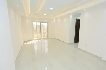 شقة للإيجار 110م كليوبترا - ش أبو قير الرئيسى