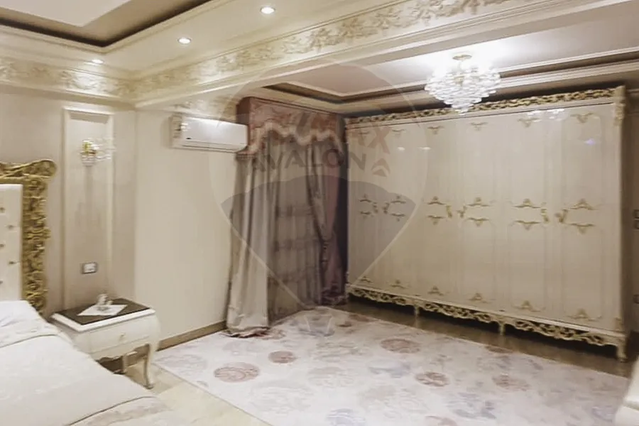 شقة للبيع 335 م ميامي (خطوات من البحر)