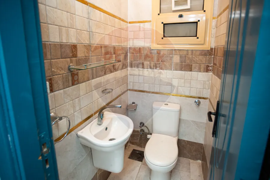 شقة للبيع 217 م سابا باشا (خطوات من ش ابو قير)