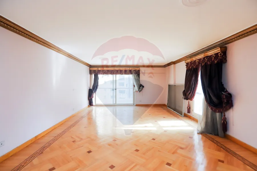 Apartment For Sale 218 m Smouha (Fawzi Moaz st)