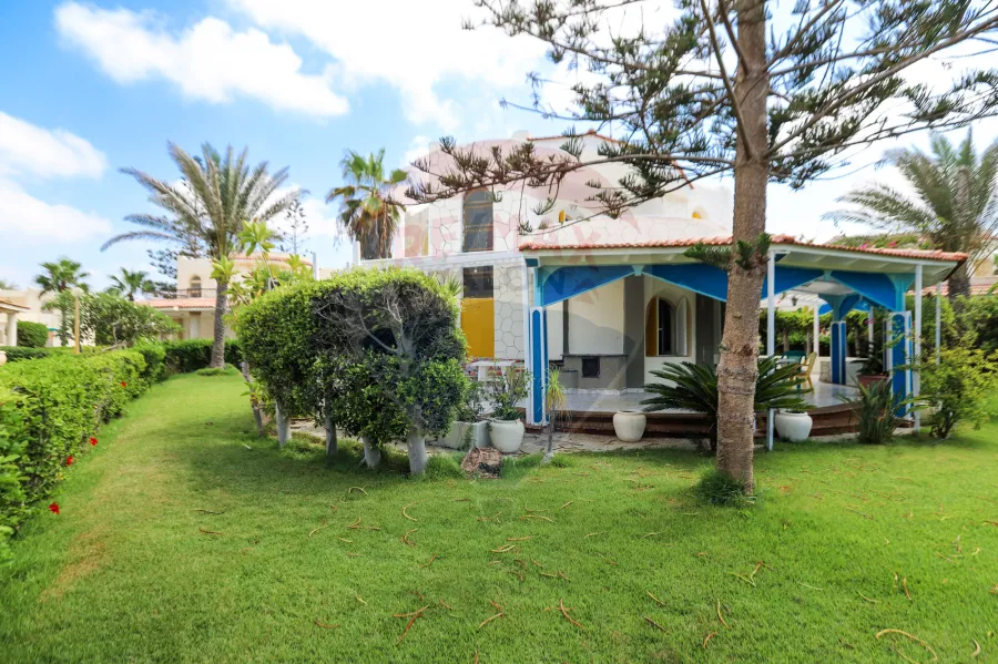 فيلا للبيع 360 م  الساحل الشمالى ( قرية سيدى كرير القوات المسلحة )