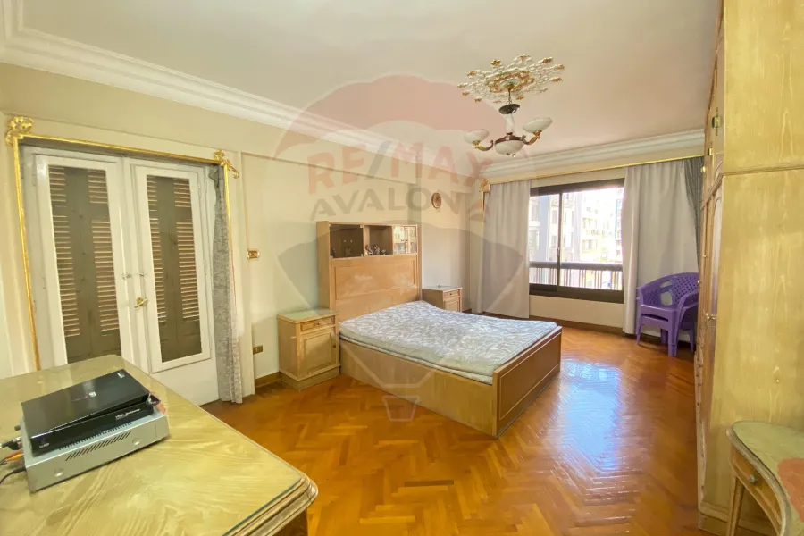 شقة للإيجار 200 م رشدي (ش الإسماعلية)