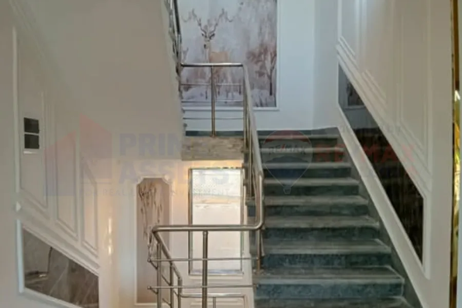 فيلا ستاند الون للبيع 520 م كينج مريوط (ش رشيد محمد رشيد)