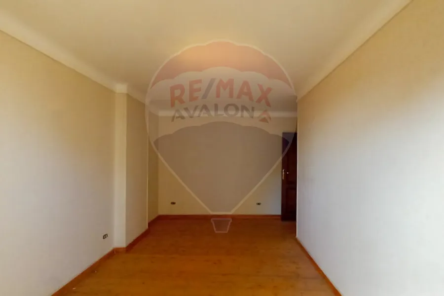 شقة للبيع 140 م كفر عبده (خطوات من ميدان سانت جيني)