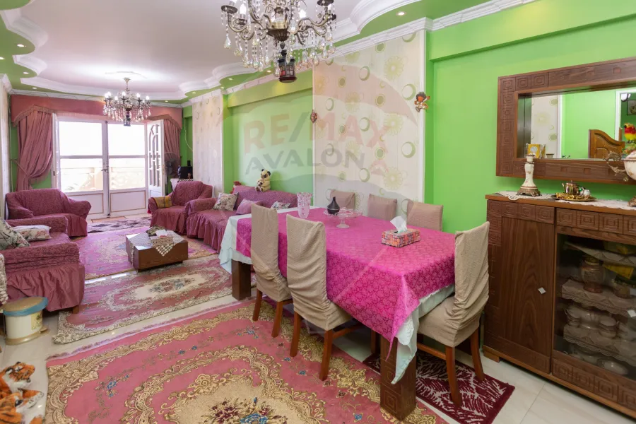 شقة للبيع 131 م سموحة (بجوار جرين تاورز)