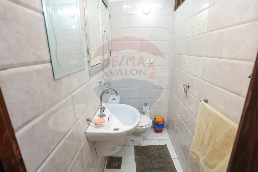 شقة للبيع 200 م لوران ( خطوات من ش شعراوى والبحر )