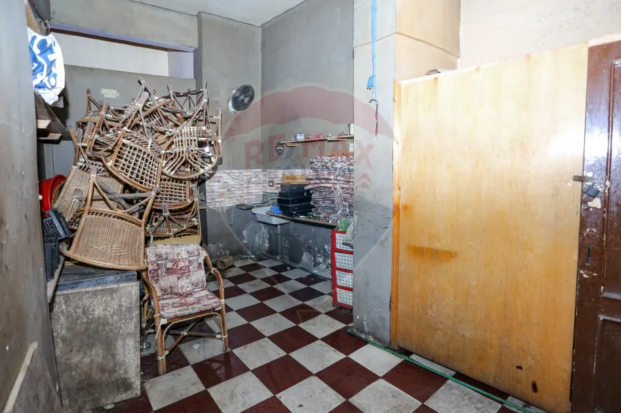 Shop for sale 300 m Sidi Beshr (Directly on taram station)