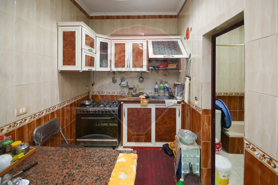 شقة للبيع 83 م كامب شيزار (ش صلاح ذهني)