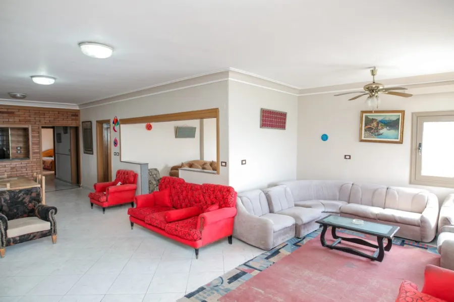 شقة للبيع 200م المندرة - على البحر مباشرة