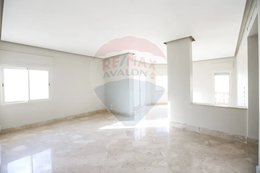 (شقة للبيع 550 م كفر عبده (  ميدان سان جينى _ عمارة اللوتس