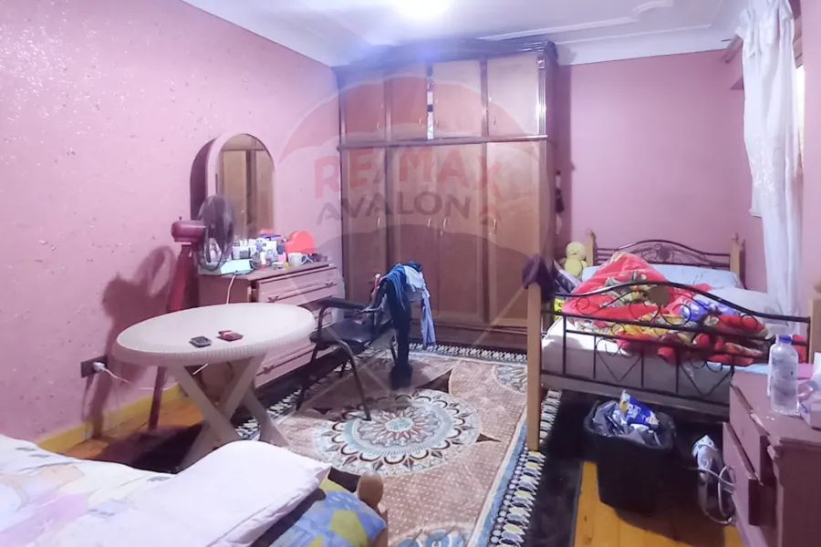 شقة للبيع 180 م ميامي (ش عبد الناصر الرئيسي)