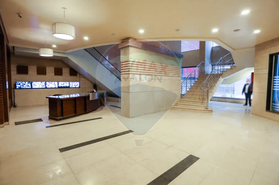 ميزان إدارى للبيع 106 م سموحة  (ش فوزى معاذ - كومباوند سموحة هايتس )