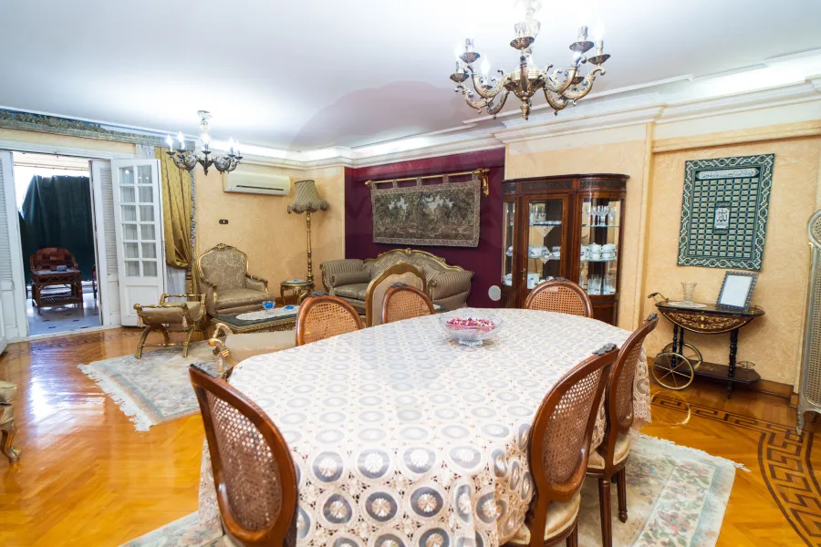 Apartment for Sale 207 m San Stefano (steps from the tram)